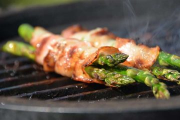 Asperges grillen op de plancha.